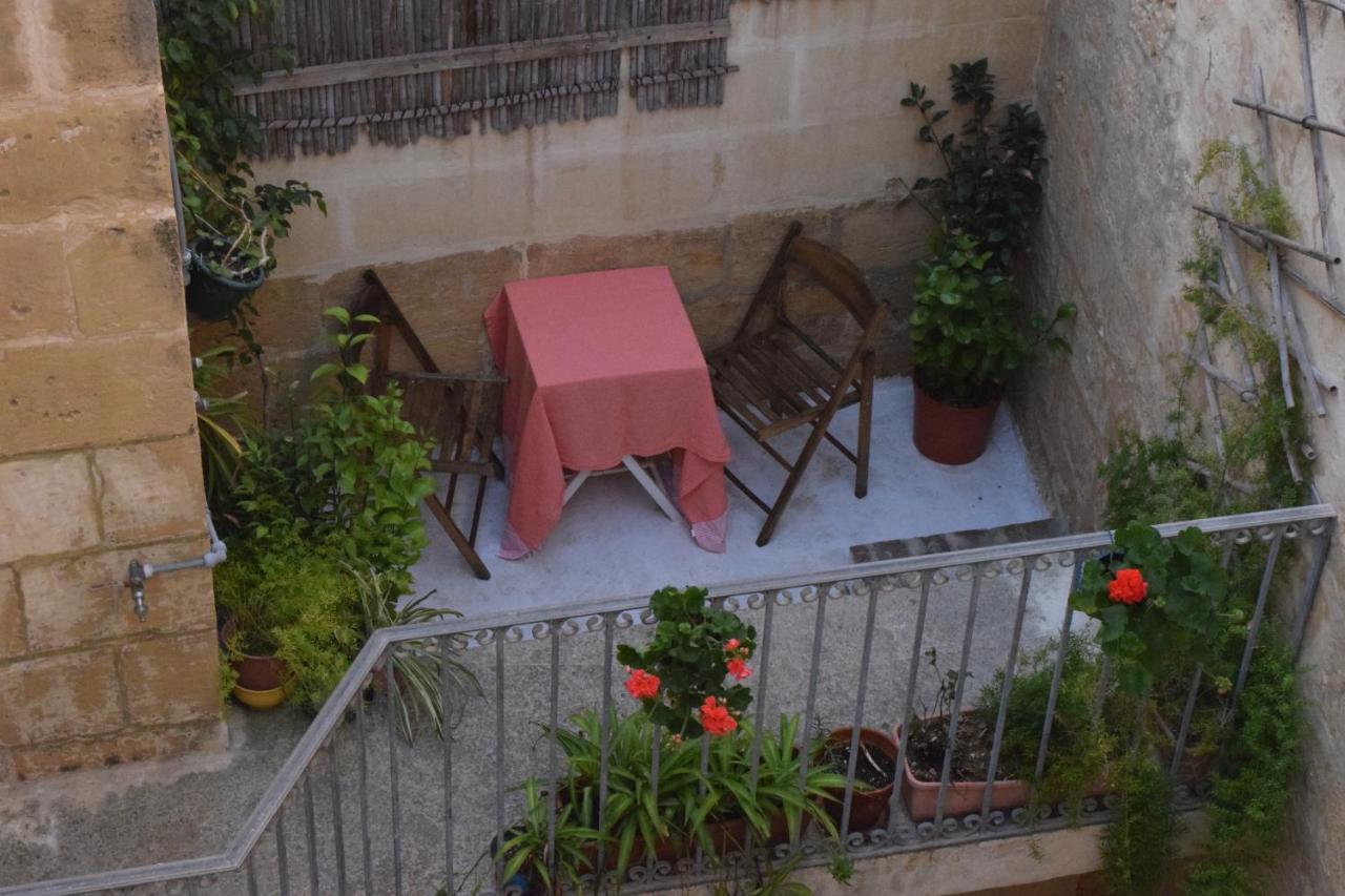 Maria Townhouse Heart Of Victoria B&B Εξωτερικό φωτογραφία