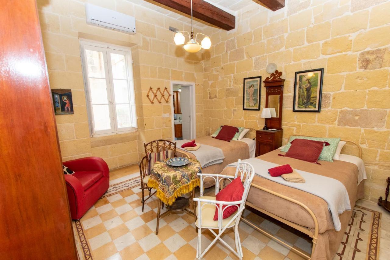 Maria Townhouse Heart Of Victoria B&B Εξωτερικό φωτογραφία