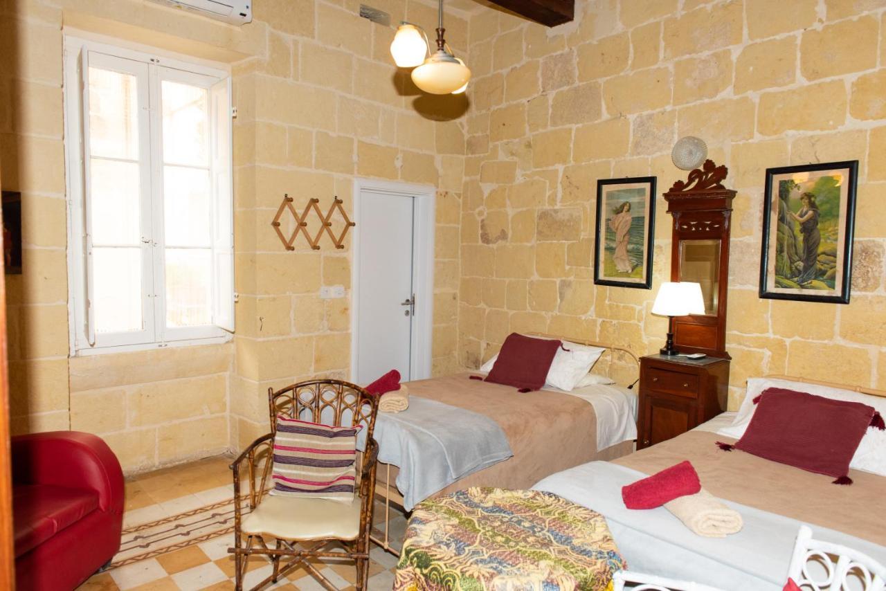 Maria Townhouse Heart Of Victoria B&B Εξωτερικό φωτογραφία