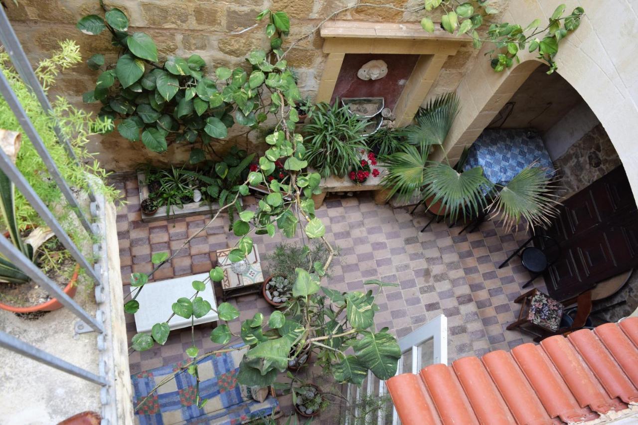 Maria Townhouse Heart Of Victoria B&B Εξωτερικό φωτογραφία