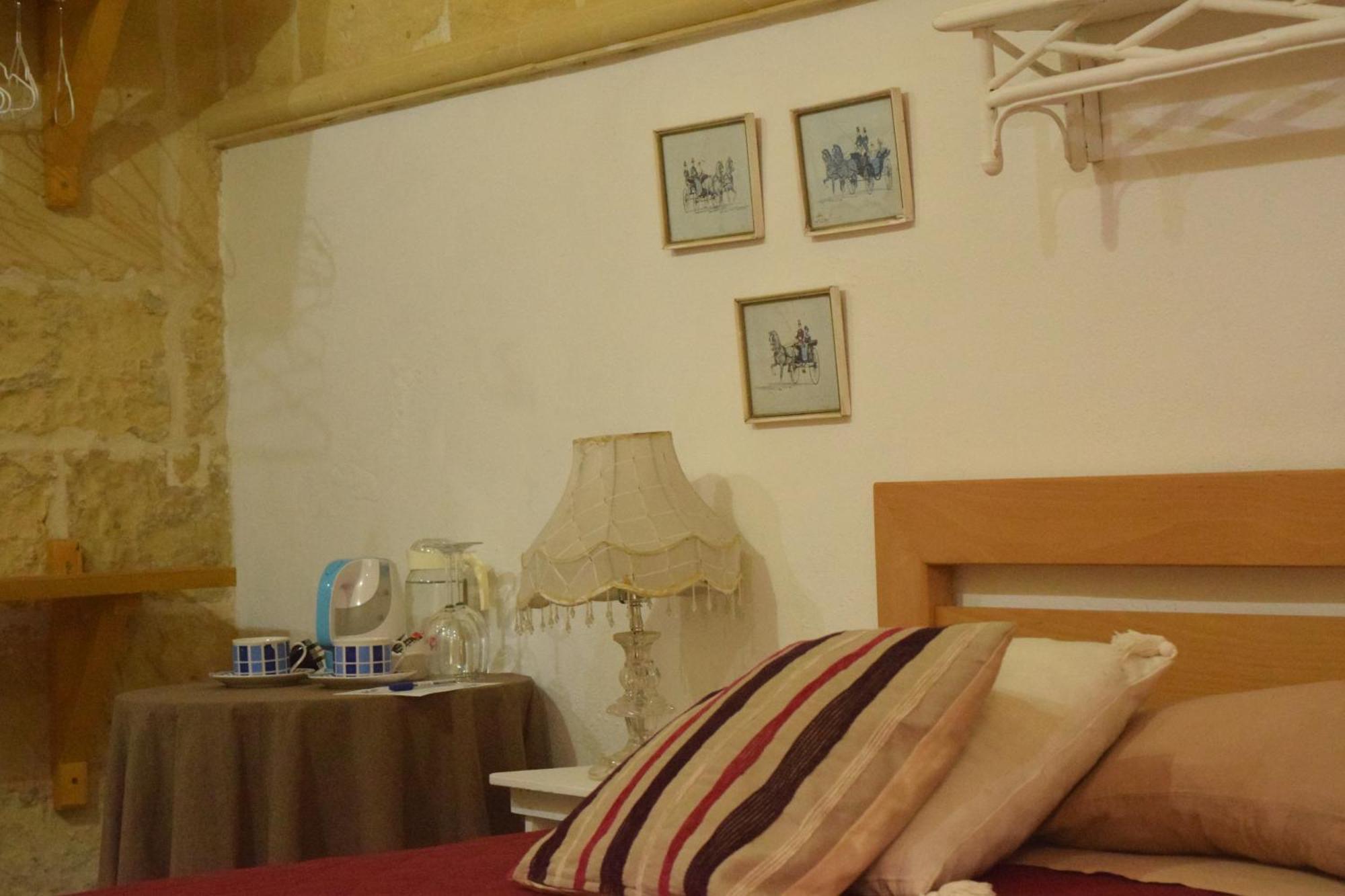 Maria Townhouse Heart Of Victoria B&B Εξωτερικό φωτογραφία