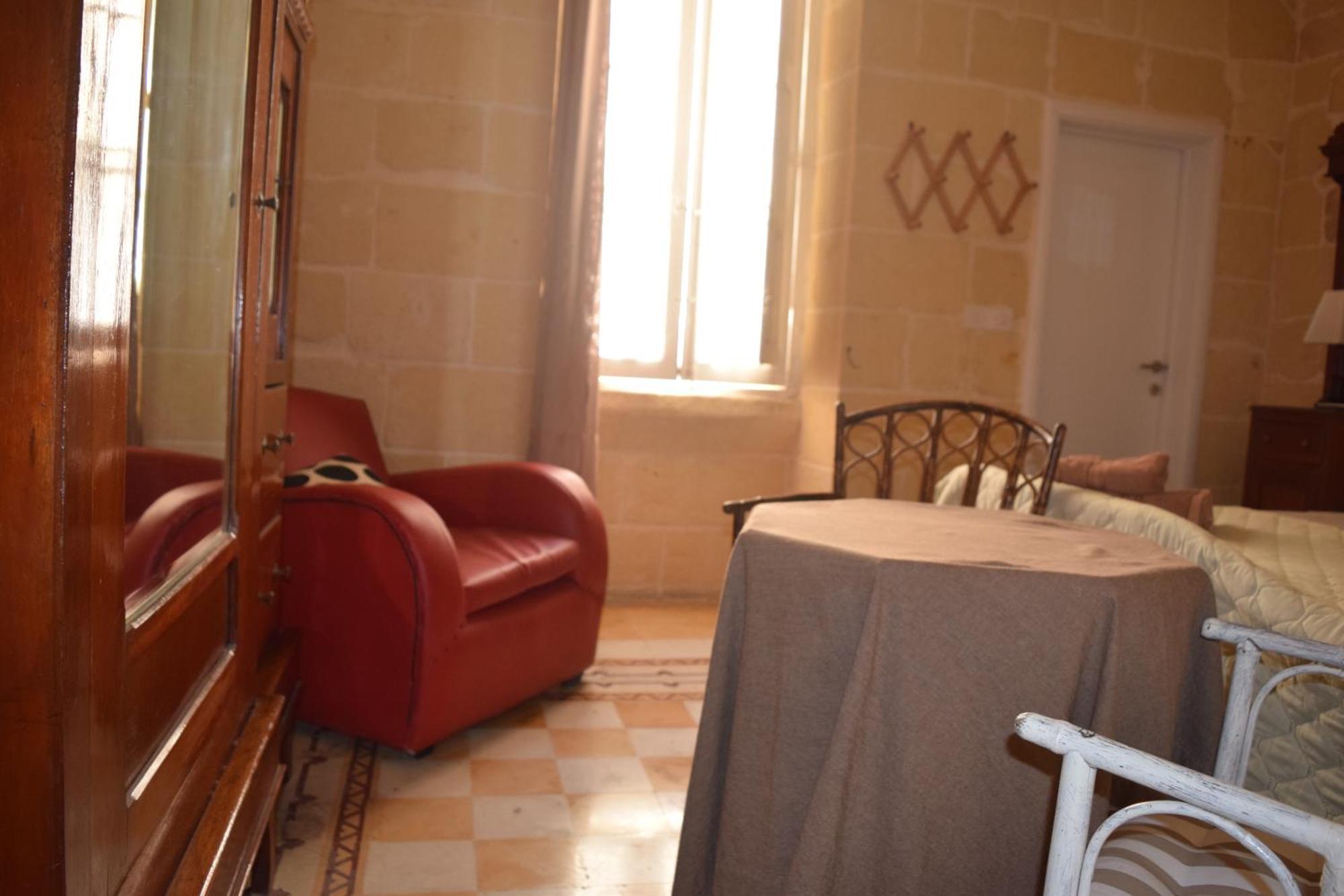 Maria Townhouse Heart Of Victoria B&B Εξωτερικό φωτογραφία