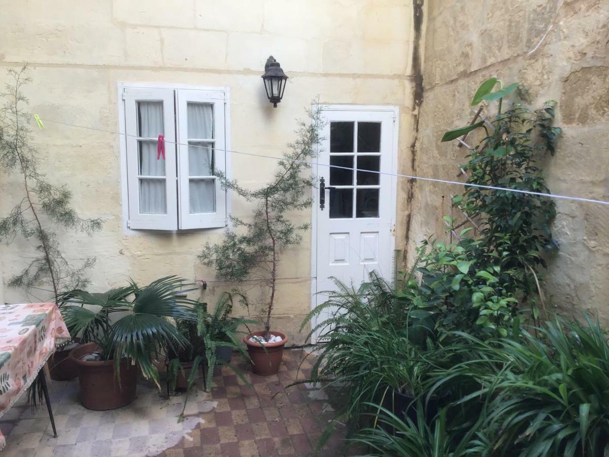 Maria Townhouse Heart Of Victoria B&B Εξωτερικό φωτογραφία